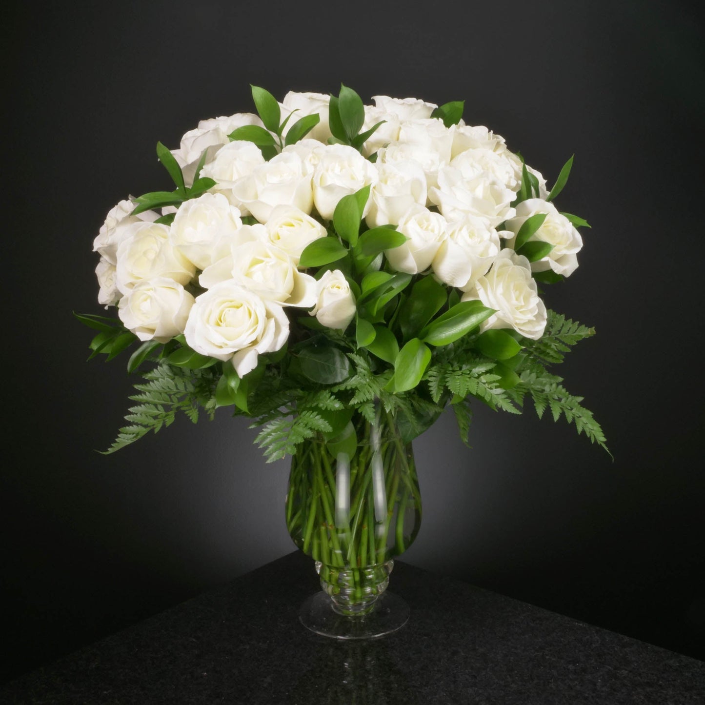 50 Roses / Vase / Basic