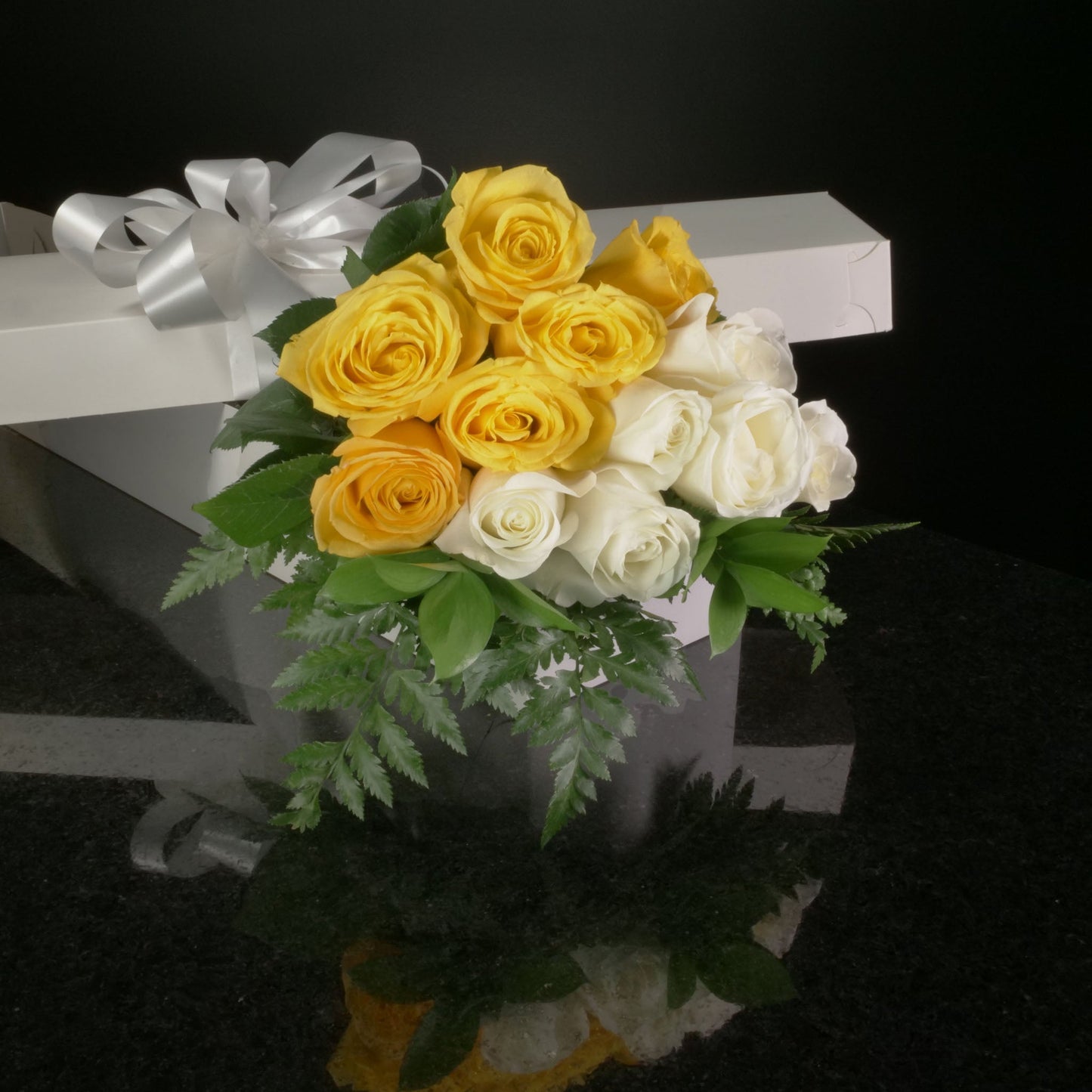 12 Roses / Boxed / Basic