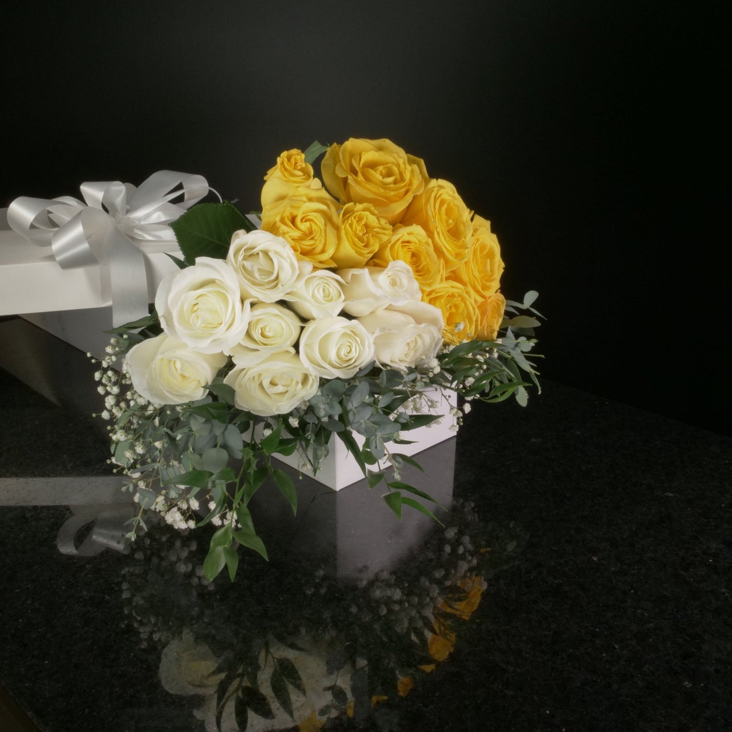 18 Roses / Boxed / Fancy