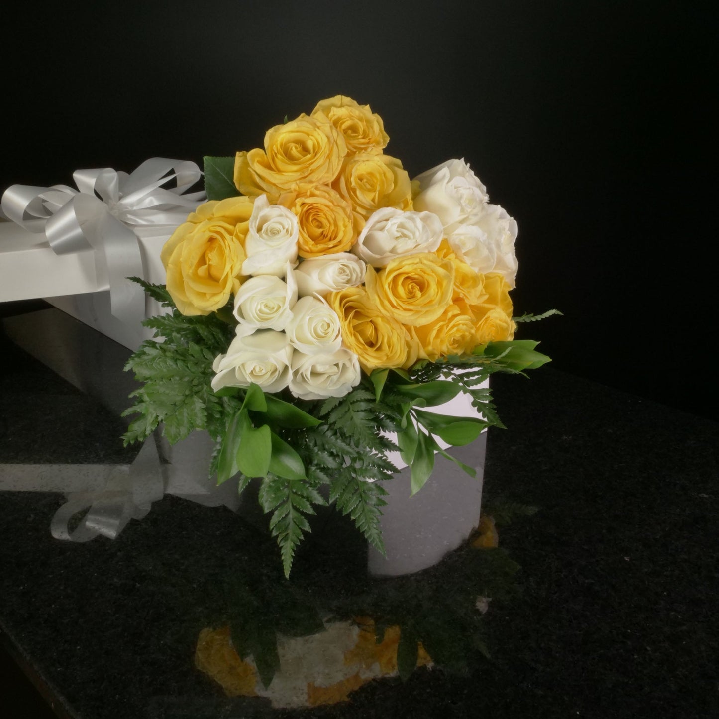 24 Roses / Boxed / Basic