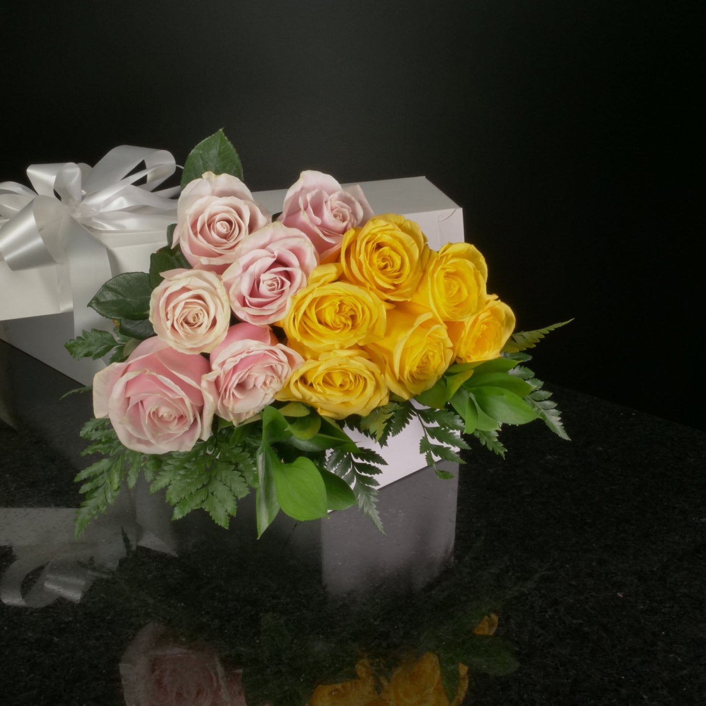 12 Roses / Boxed / Basic