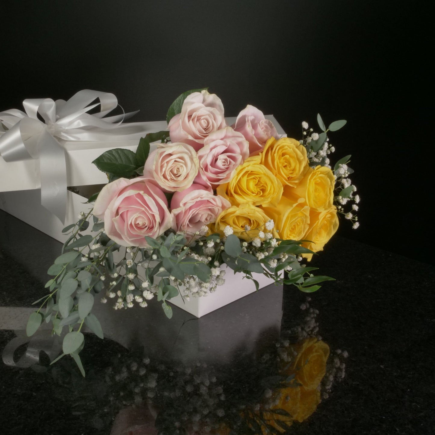 12 Roses / Boxed / Fancy