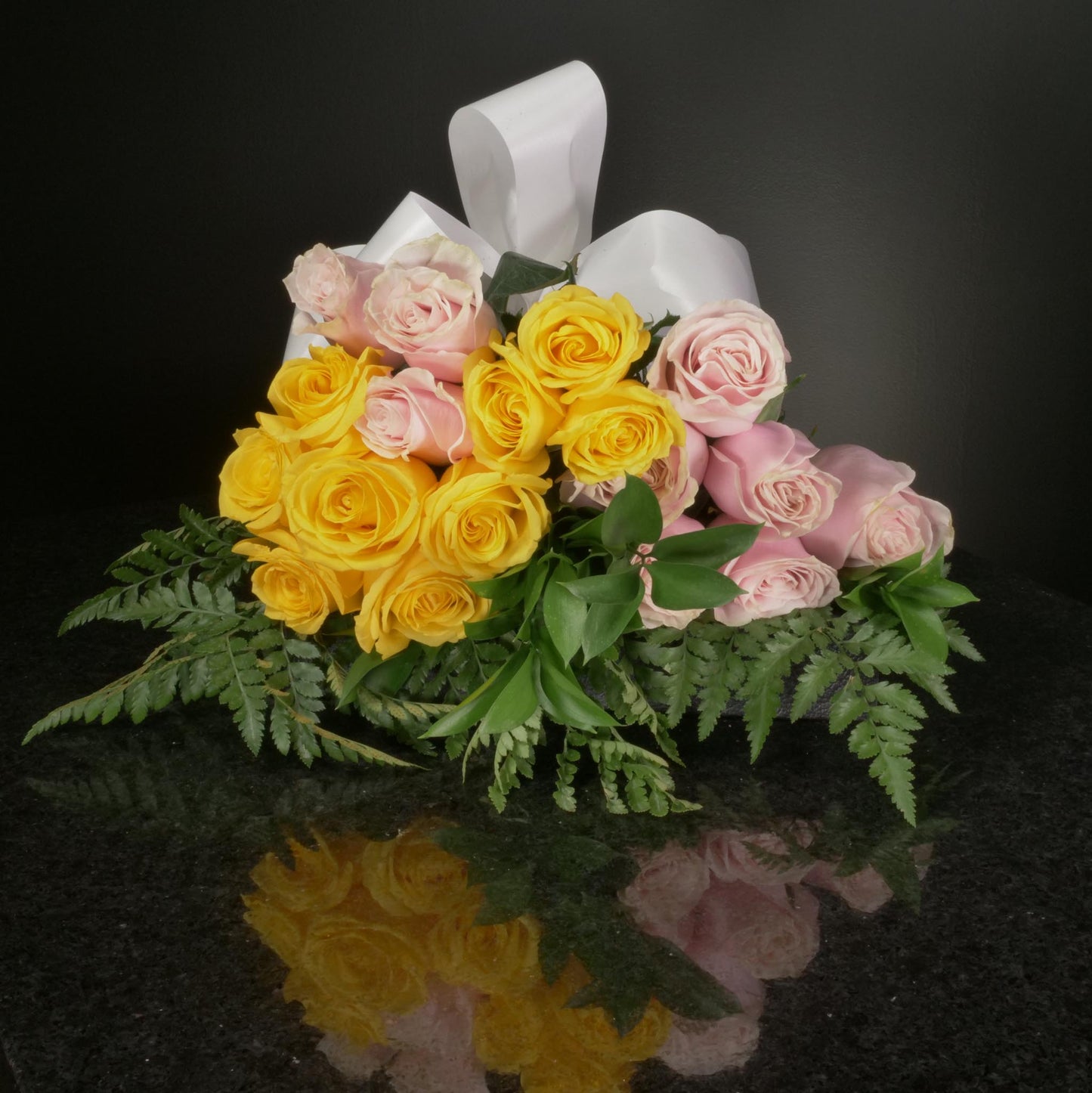 18 Roses / Hand-Tied / Basic