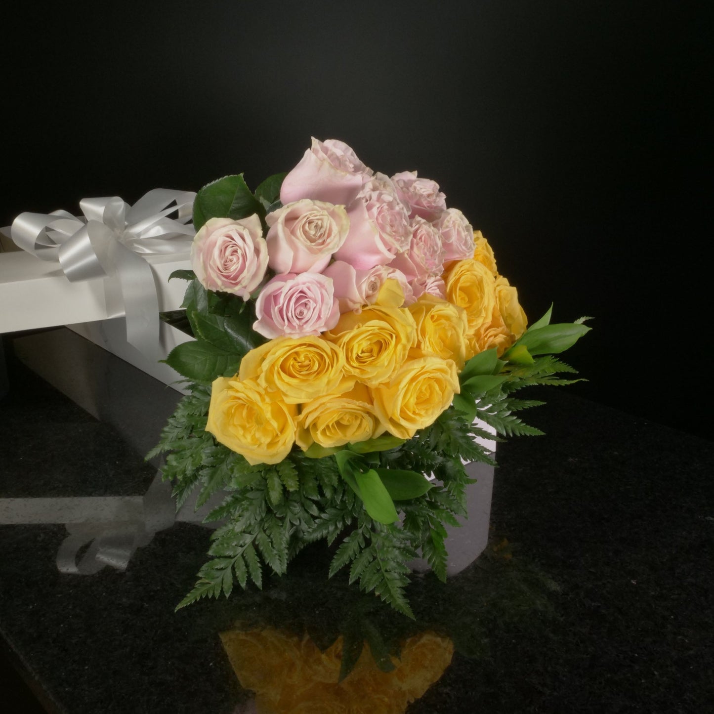 24 Roses / Boxed / Basic