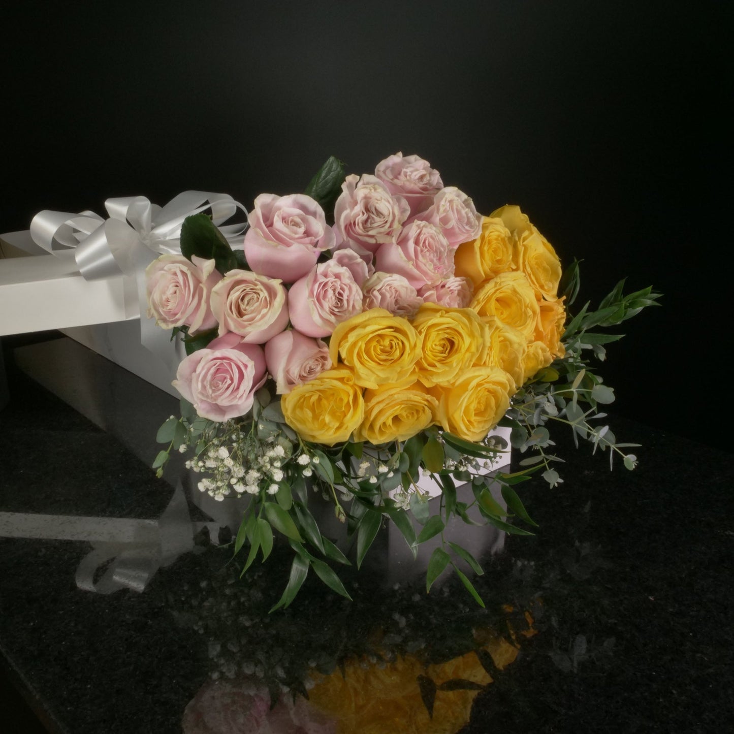 24 Roses / Boxed / Fancy