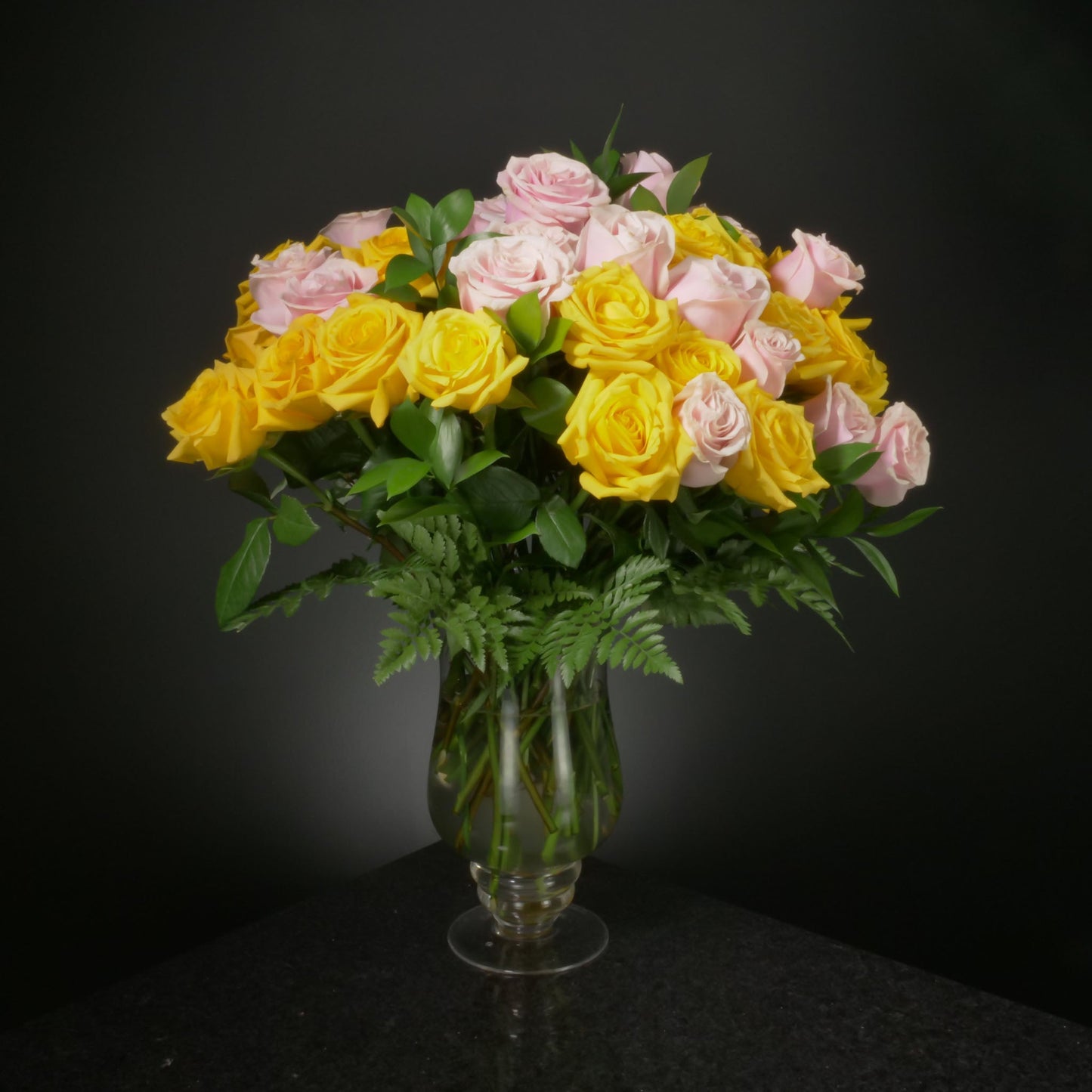 50 Roses / Vase / Basic
