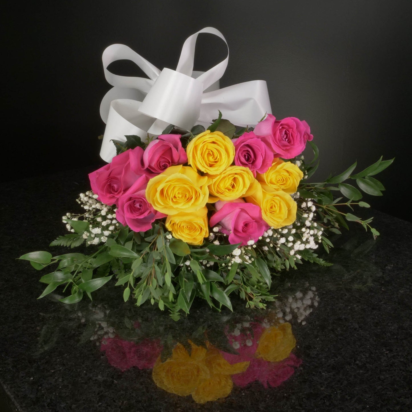 12 Roses / Hand-Tied / Fancy