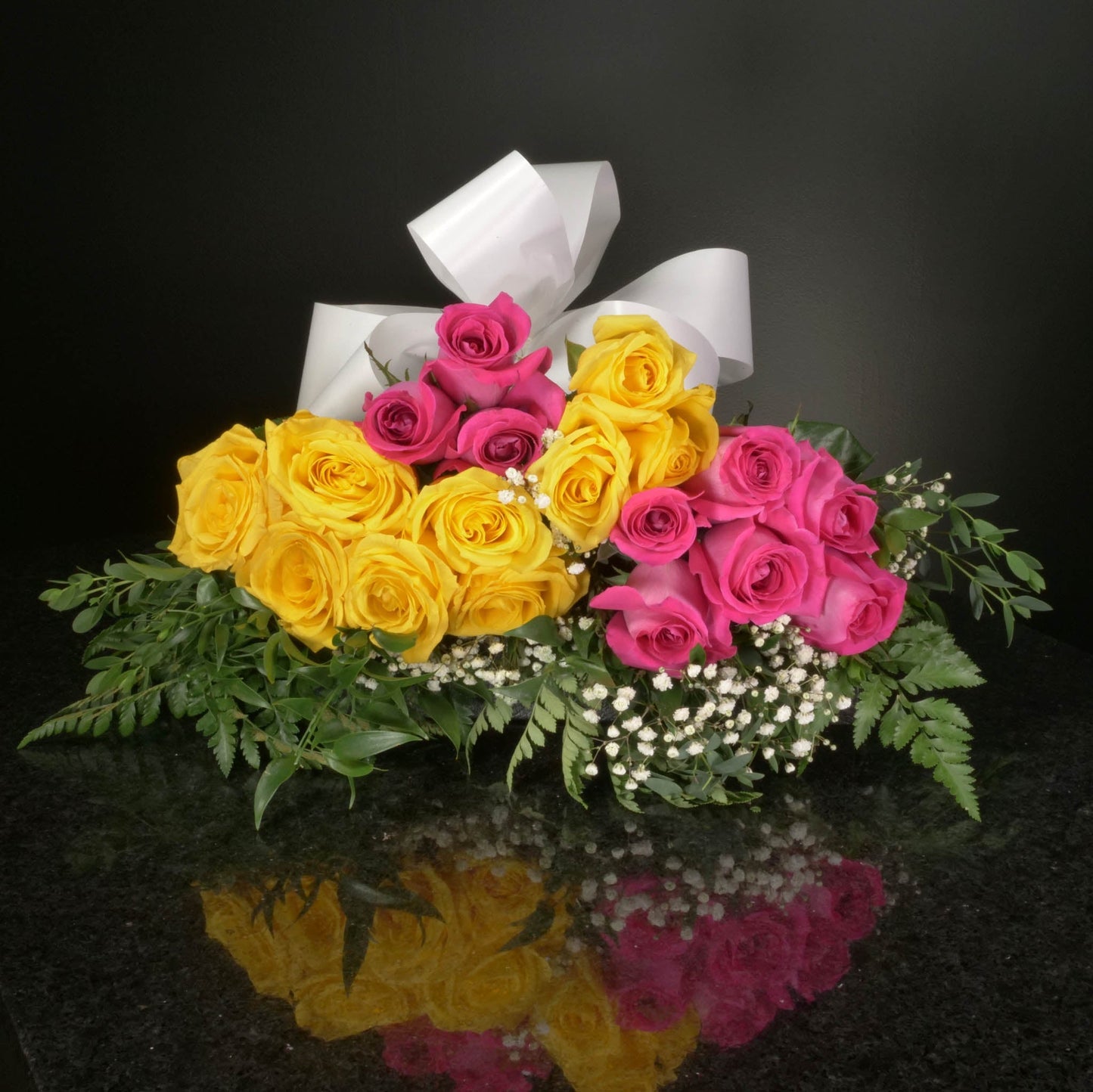 18 Roses / Hand-Tied / Fancy