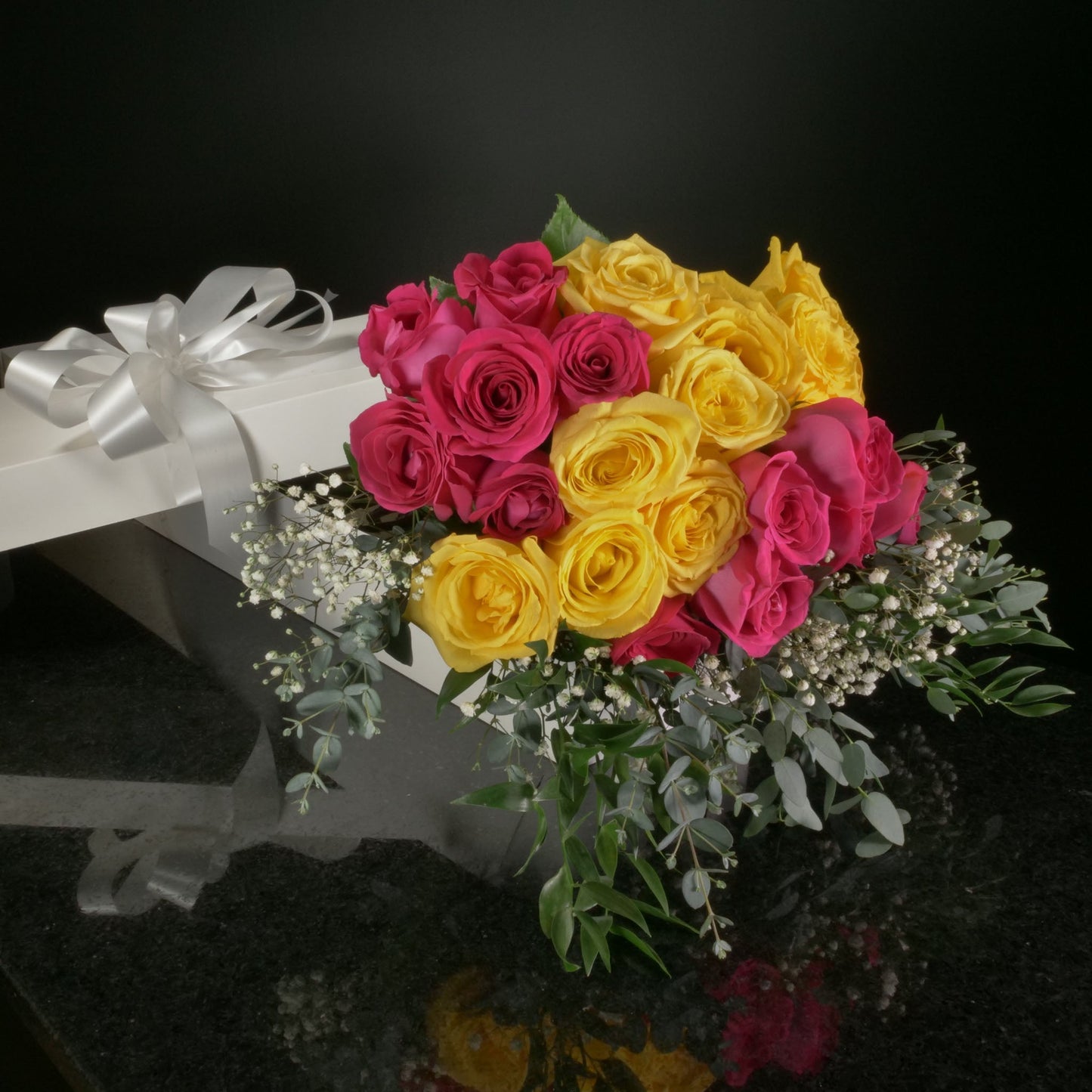 24 Roses / Boxed / Fancy