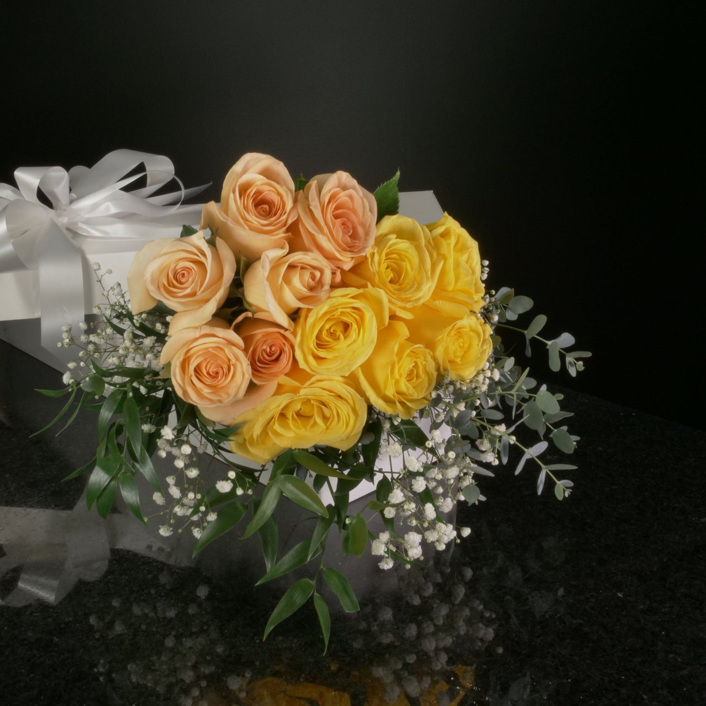 12 Roses / Boxed / Fancy