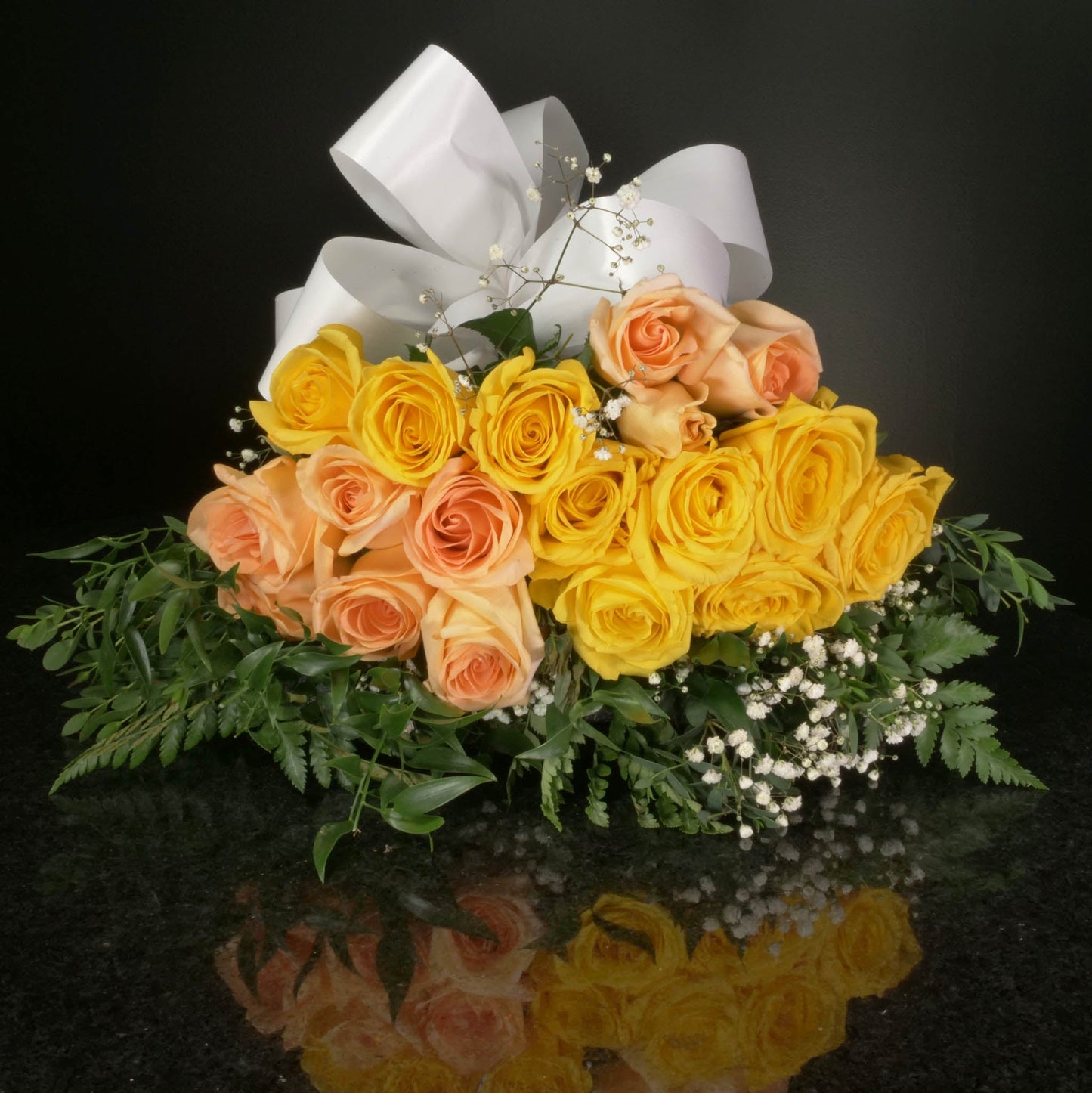 18 Roses / Hand-Tied / Fancy