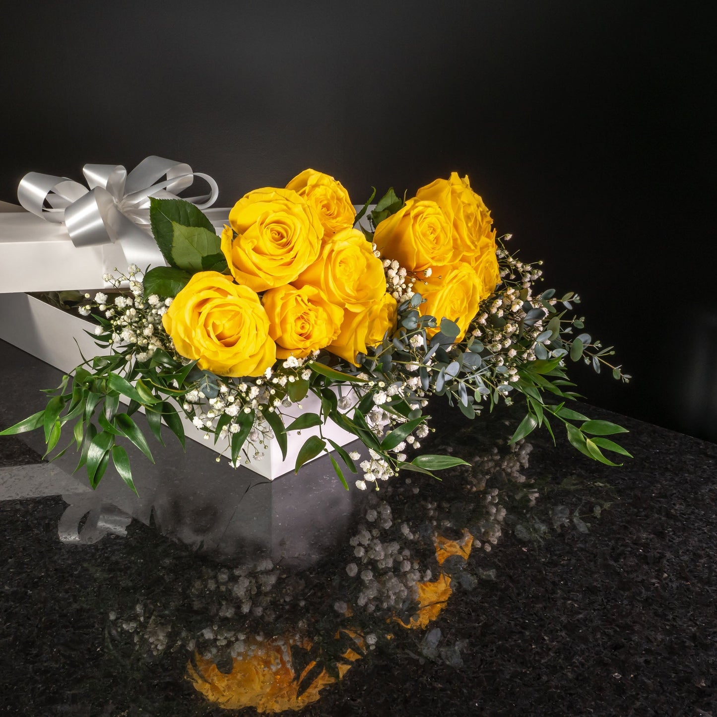 12 Roses / Boxed / Fancy