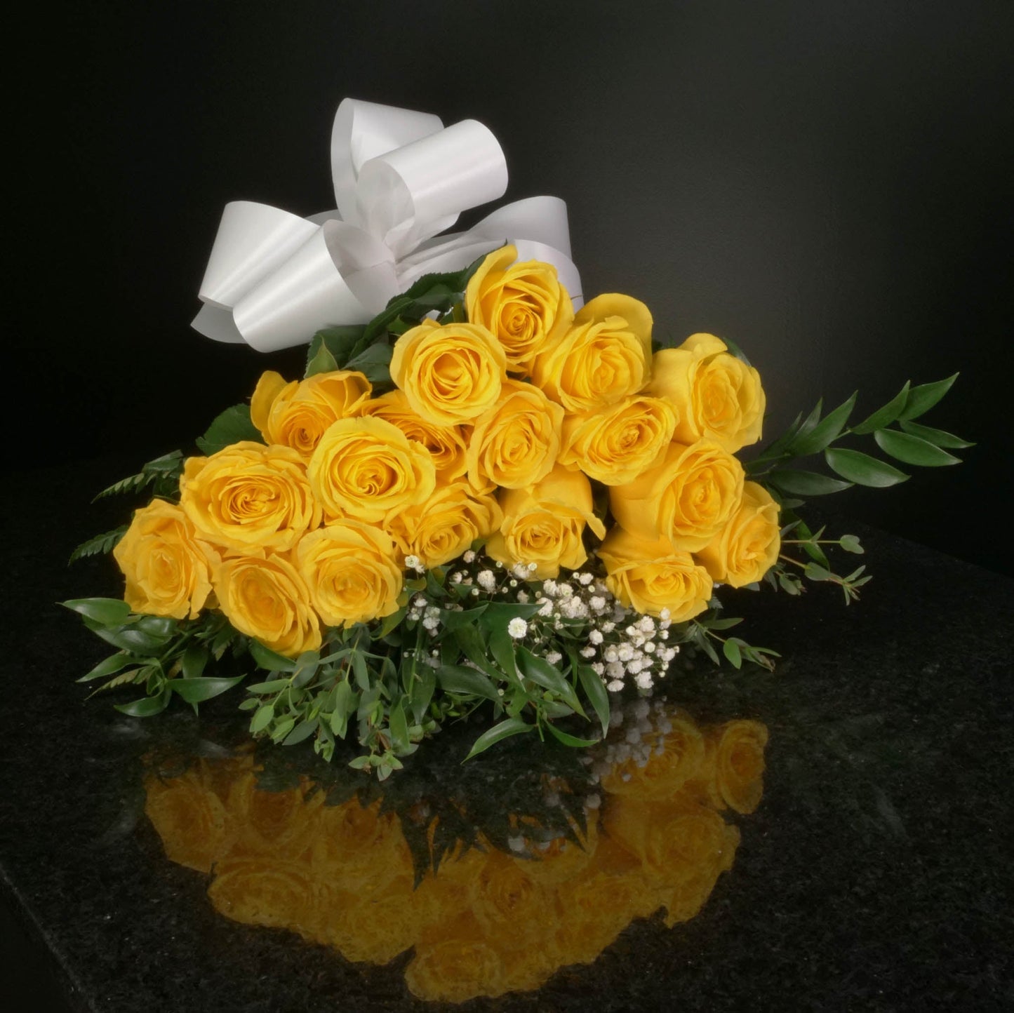 18 Roses / Hand-Tied / Fancy