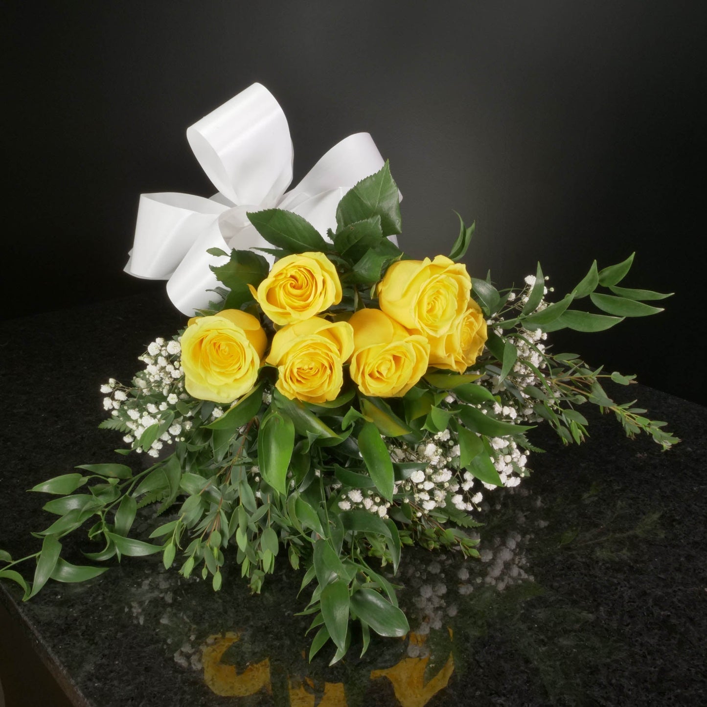 6 Roses / Hand-Tied / Fancy